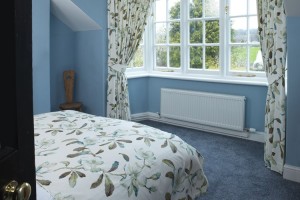6 Tips for Coordinating Your Bedding and Curtains